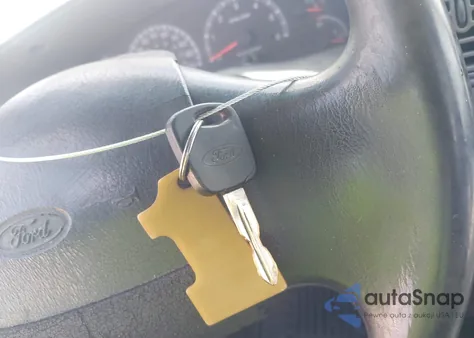 2002 Ford F-150 Xl/Xlt z USA, uszkodzony, nr VIN 1FTRF18282NA41158